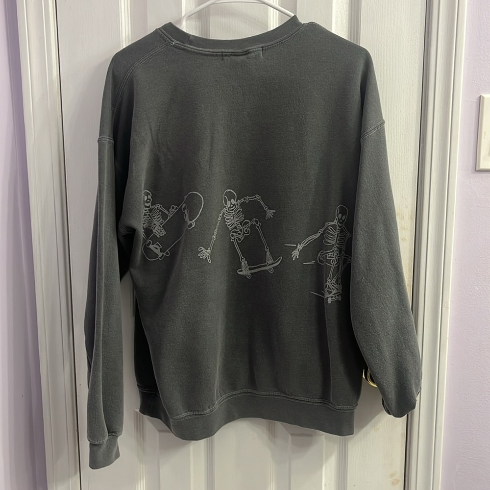 Project Social T / Urban Outfitters SKELETON SKATE SWEATSHIRT size s/m GREY
